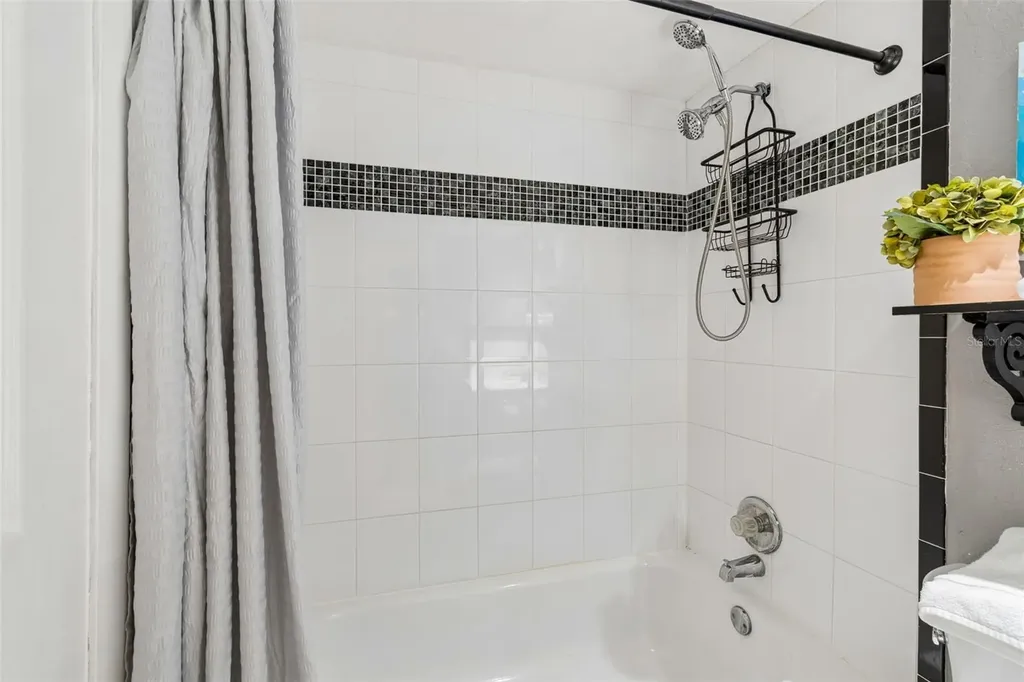 3841 S Lake Drive Tampa FL 33614
