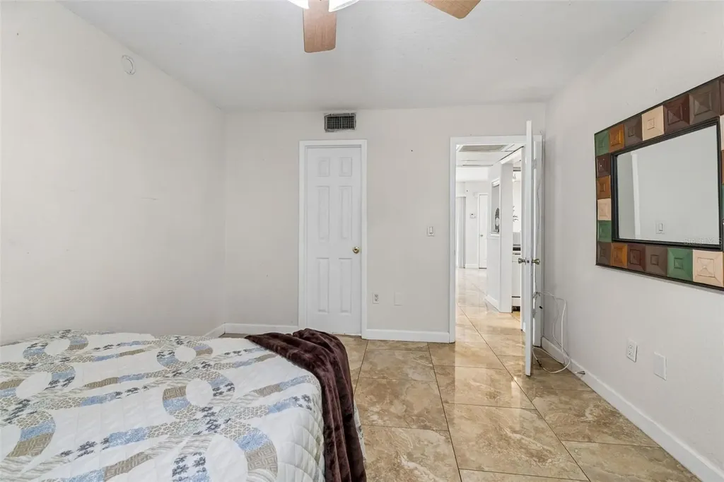 3841 S Lake Drive Tampa FL 33614