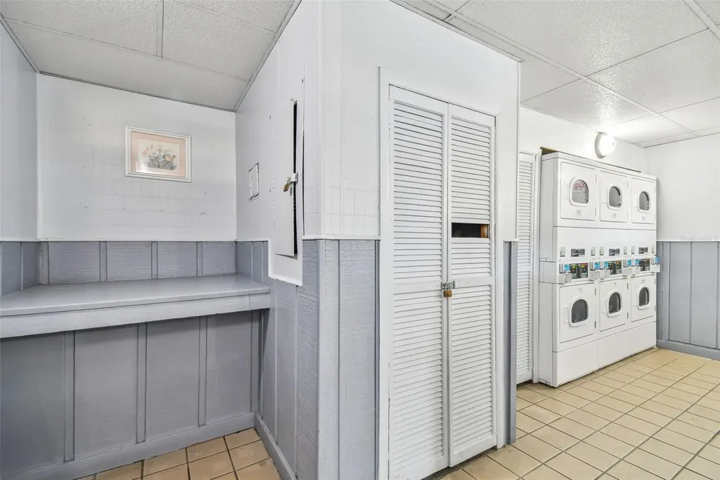 3841 S Lake Drive Tampa FL 33614