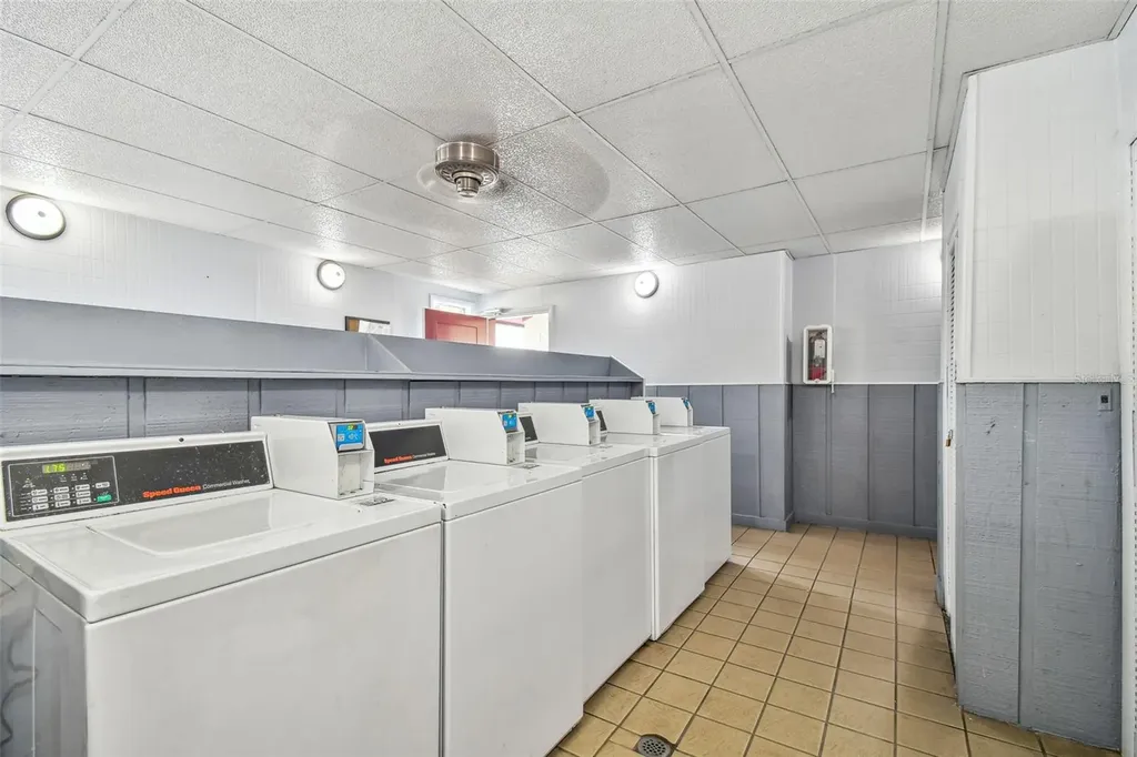 3841 S Lake Drive Tampa FL 33614