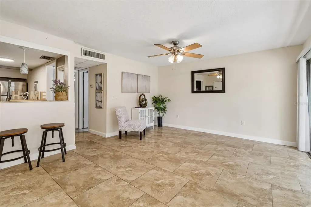 3841 S Lake Drive Tampa FL 33614