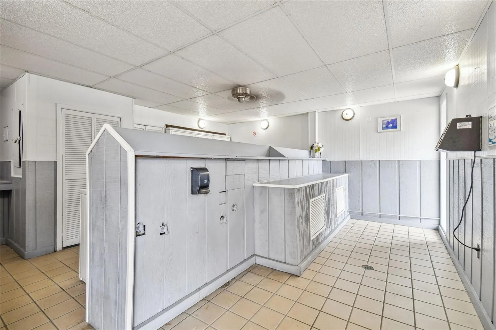 3841 S Lake Drive Tampa FL 33614