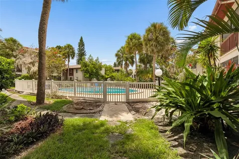 3841 S Lake Drive Tampa FL 33614