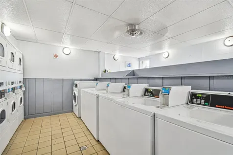 3841 S Lake Drive Tampa FL 33614