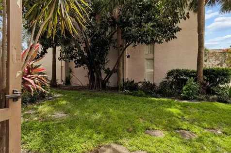3841 S Lake Drive Tampa FL 33614