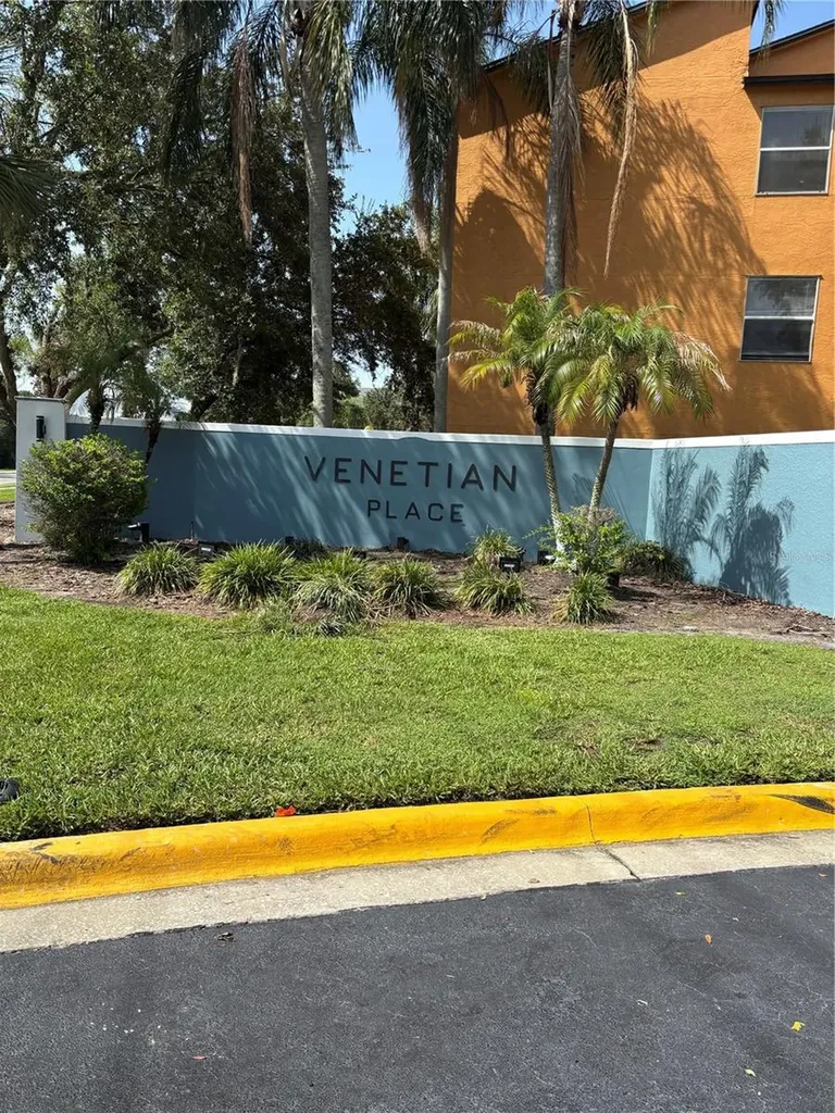 4642 Commander Drive Orlando FL 32822