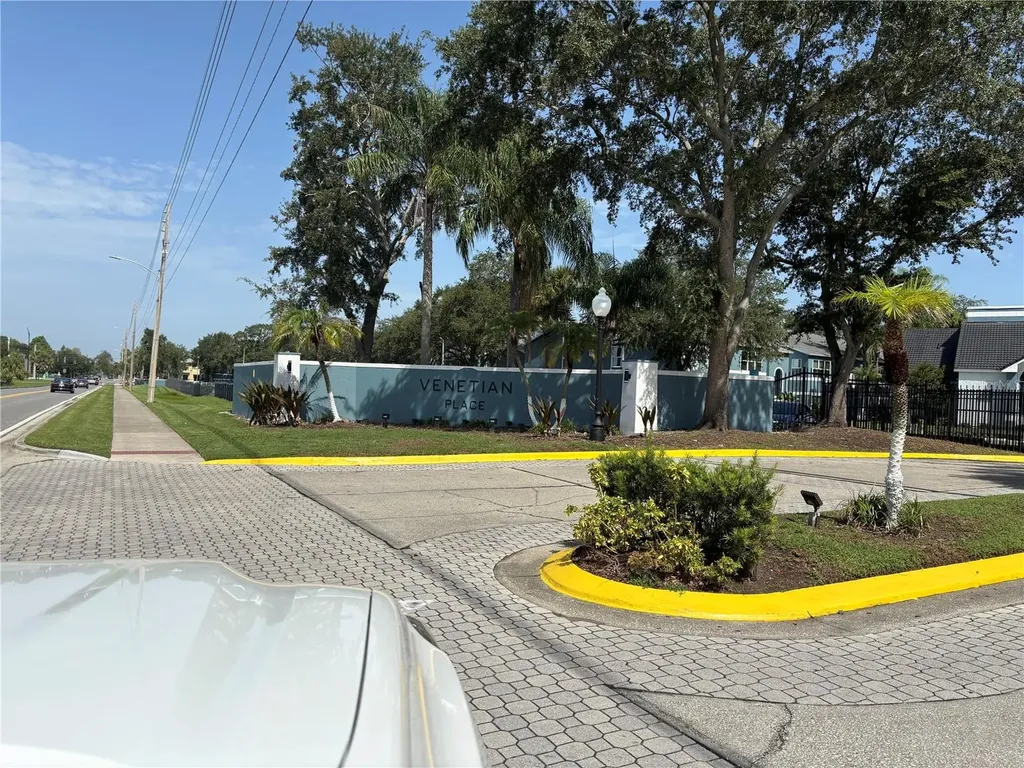 4642 Commander Drive Orlando FL 32822