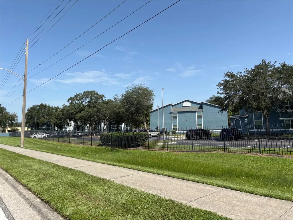 4642 Commander Drive Orlando FL 32822