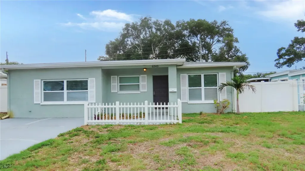 6543 34th Terrace N St Petersburg FL 33710