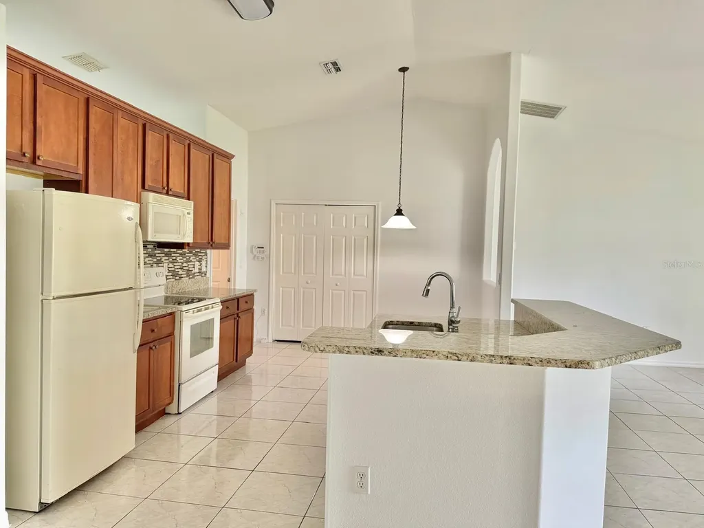 3264 Deltona Boulevard Spring Hill FL 34606
