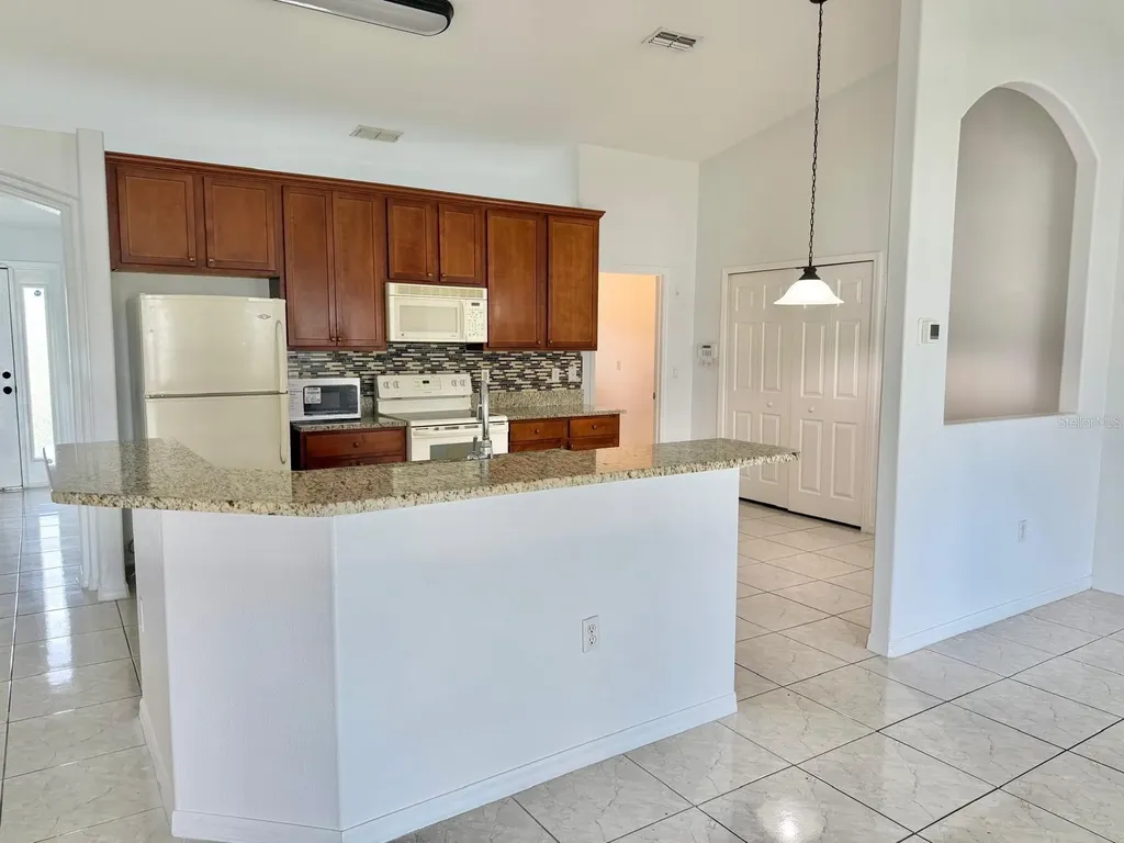 3264 Deltona Boulevard Spring Hill FL 34606