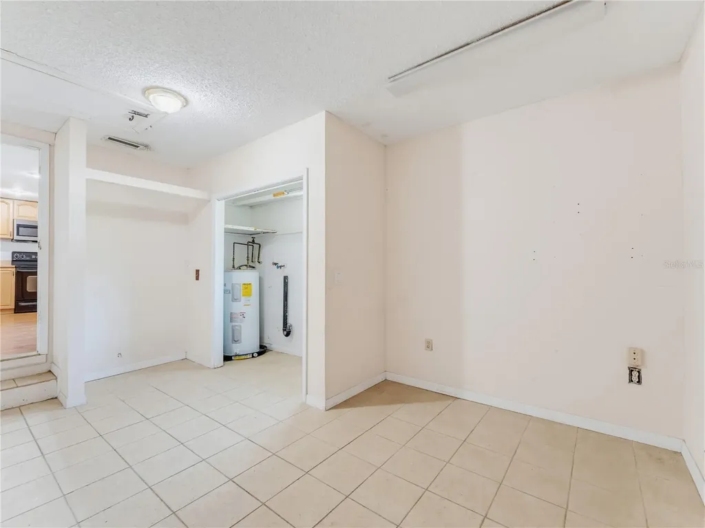 1116 E Oakwood Street Tarpon Springs FL 34689