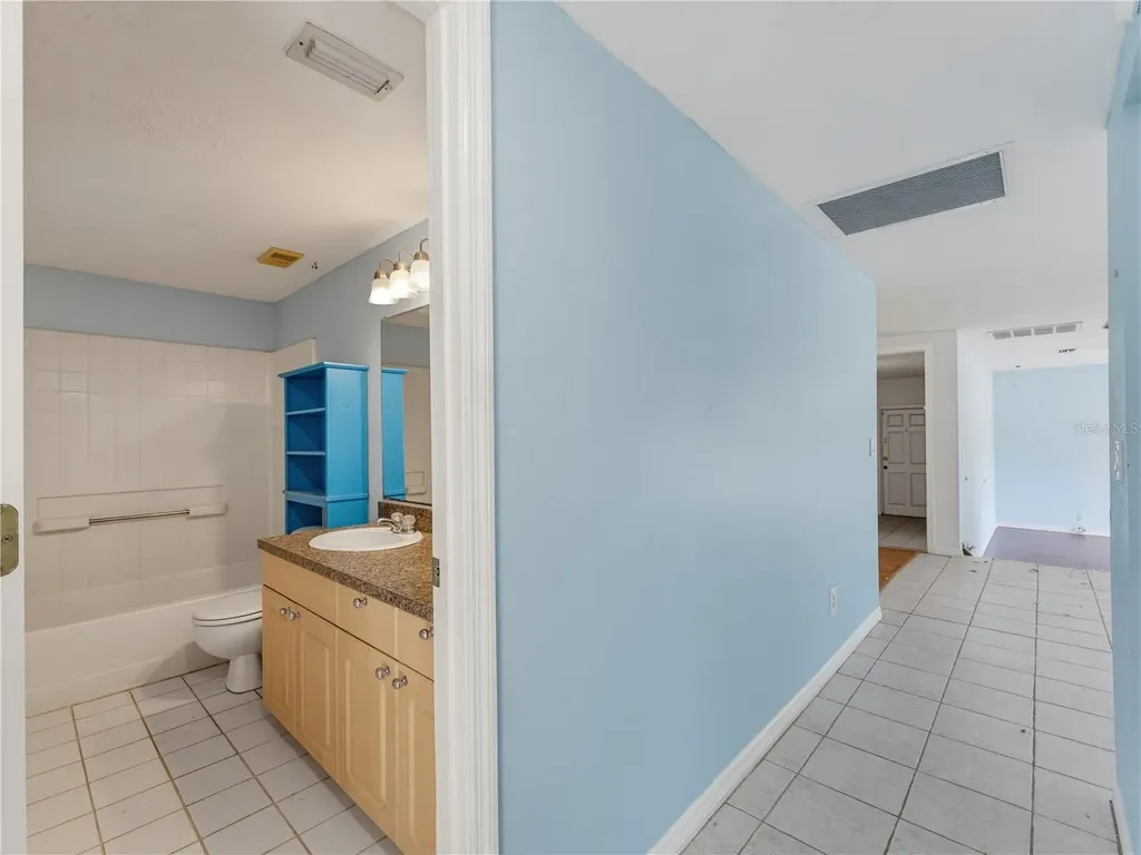 1116 E Oakwood Street Tarpon Springs FL 34689