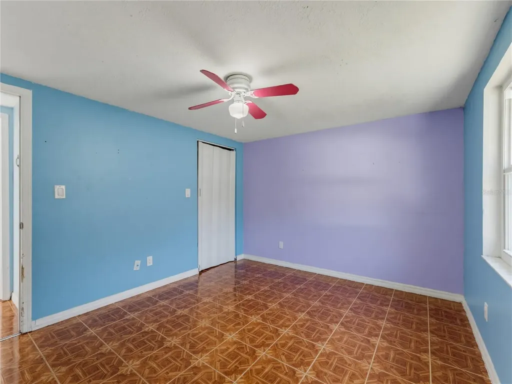 1116 E Oakwood Street Tarpon Springs FL 34689