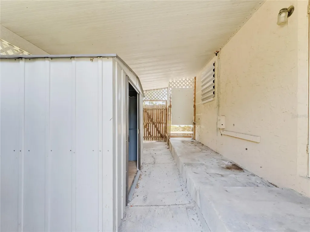 1116 E Oakwood Street Tarpon Springs FL 34689