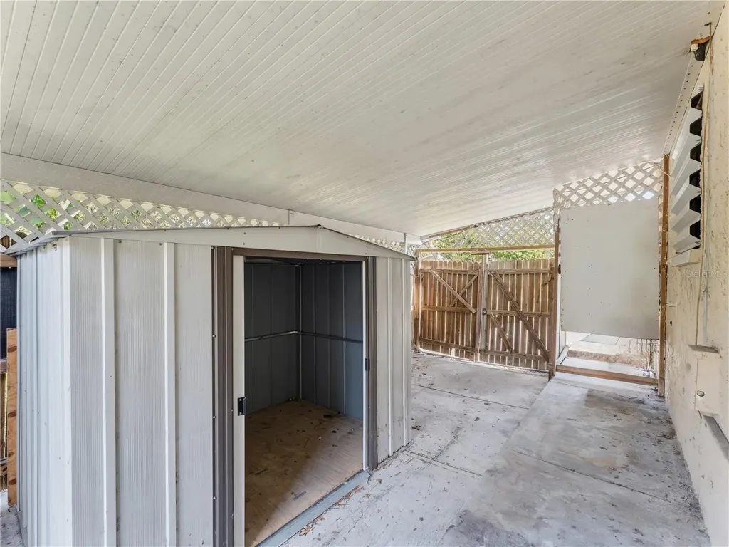 1116 E Oakwood Street Tarpon Springs FL 34689