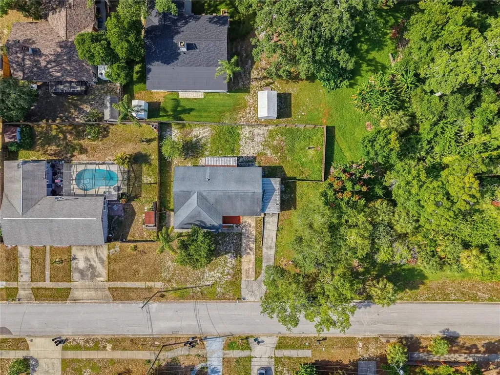 1116 E Oakwood Street Tarpon Springs FL 34689