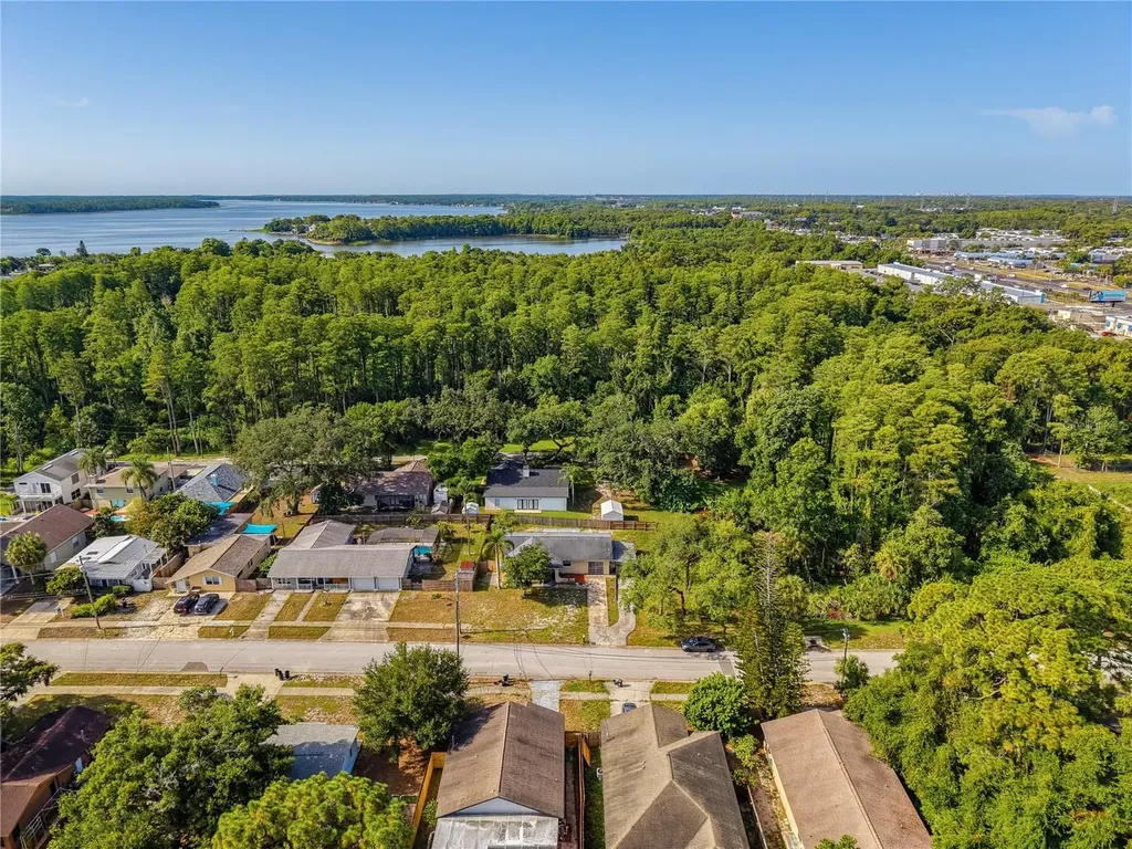 1116 E Oakwood Street Tarpon Springs FL 34689