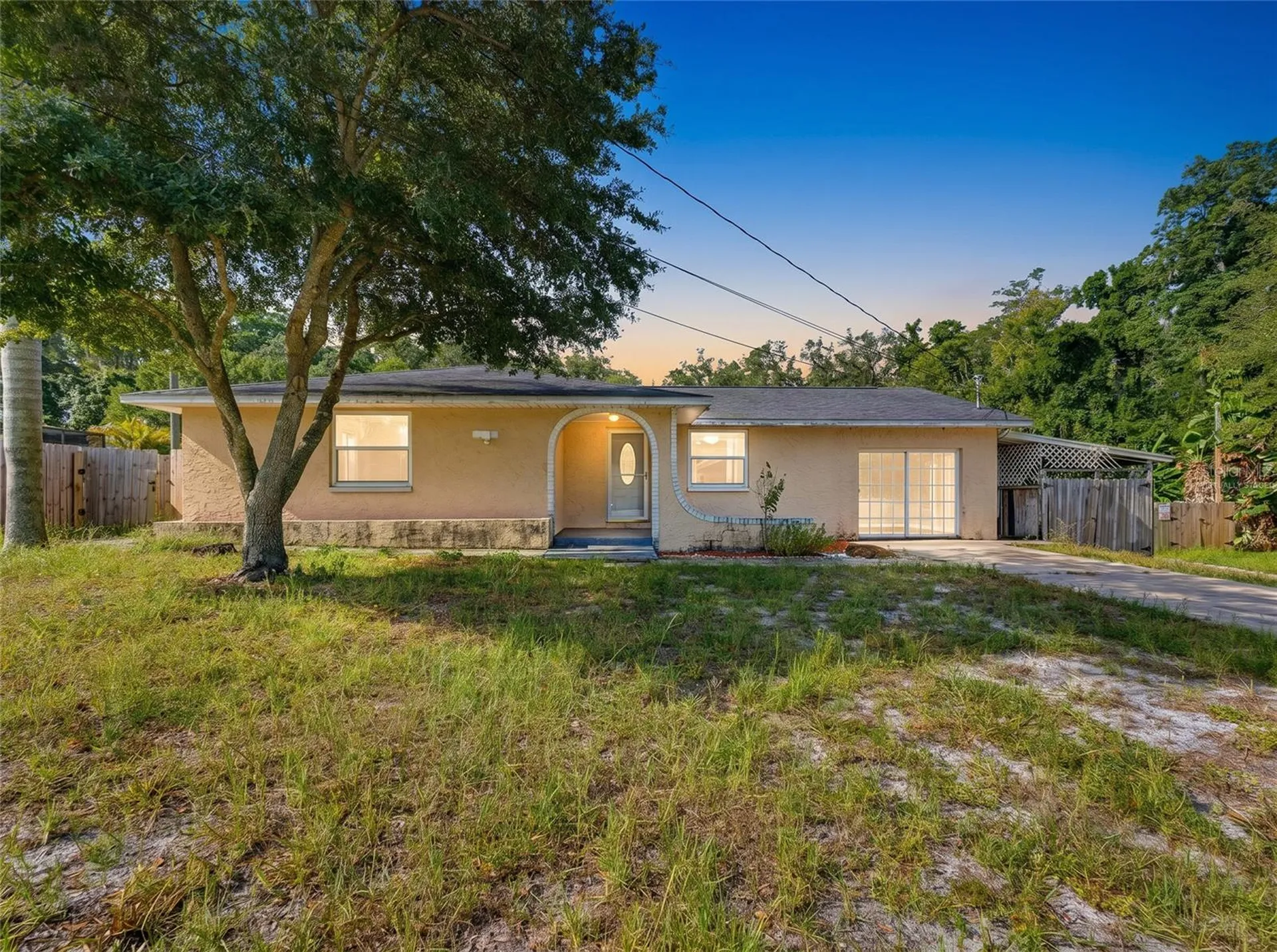 1116 E Oakwood Street Tarpon Springs FL 34689