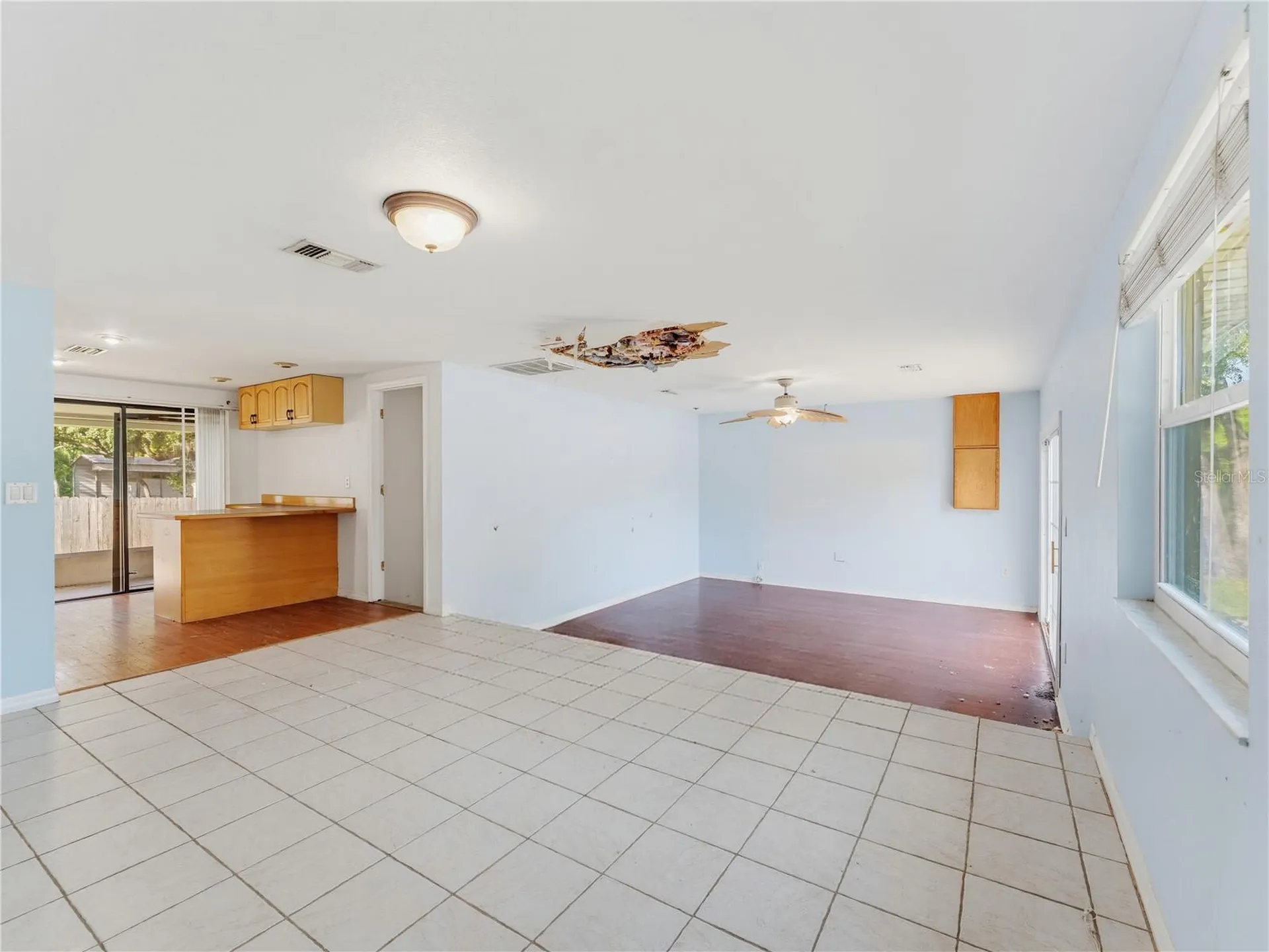 1116 E Oakwood Street Tarpon Springs FL 34689