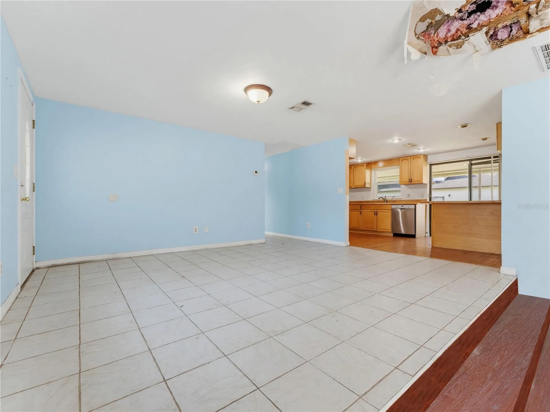 1116 E Oakwood Street Tarpon Springs FL 34689