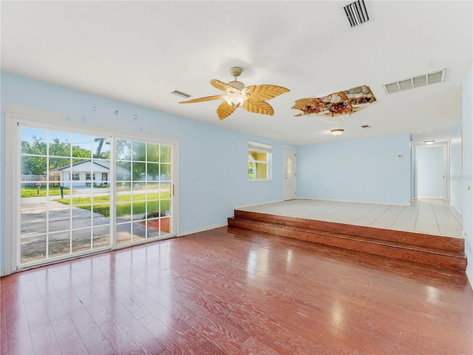 1116 E Oakwood Street Tarpon Springs FL 34689