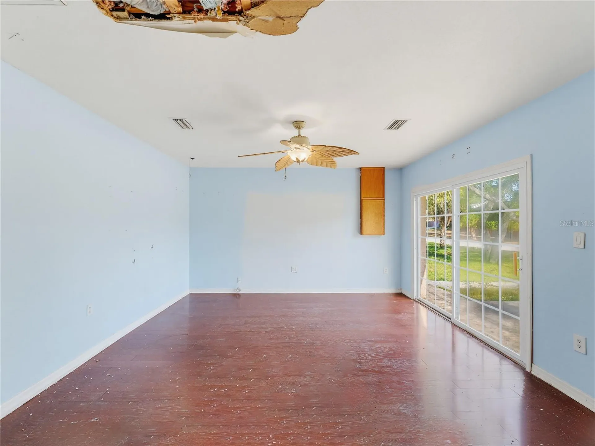 1116 E Oakwood Street Tarpon Springs FL 34689