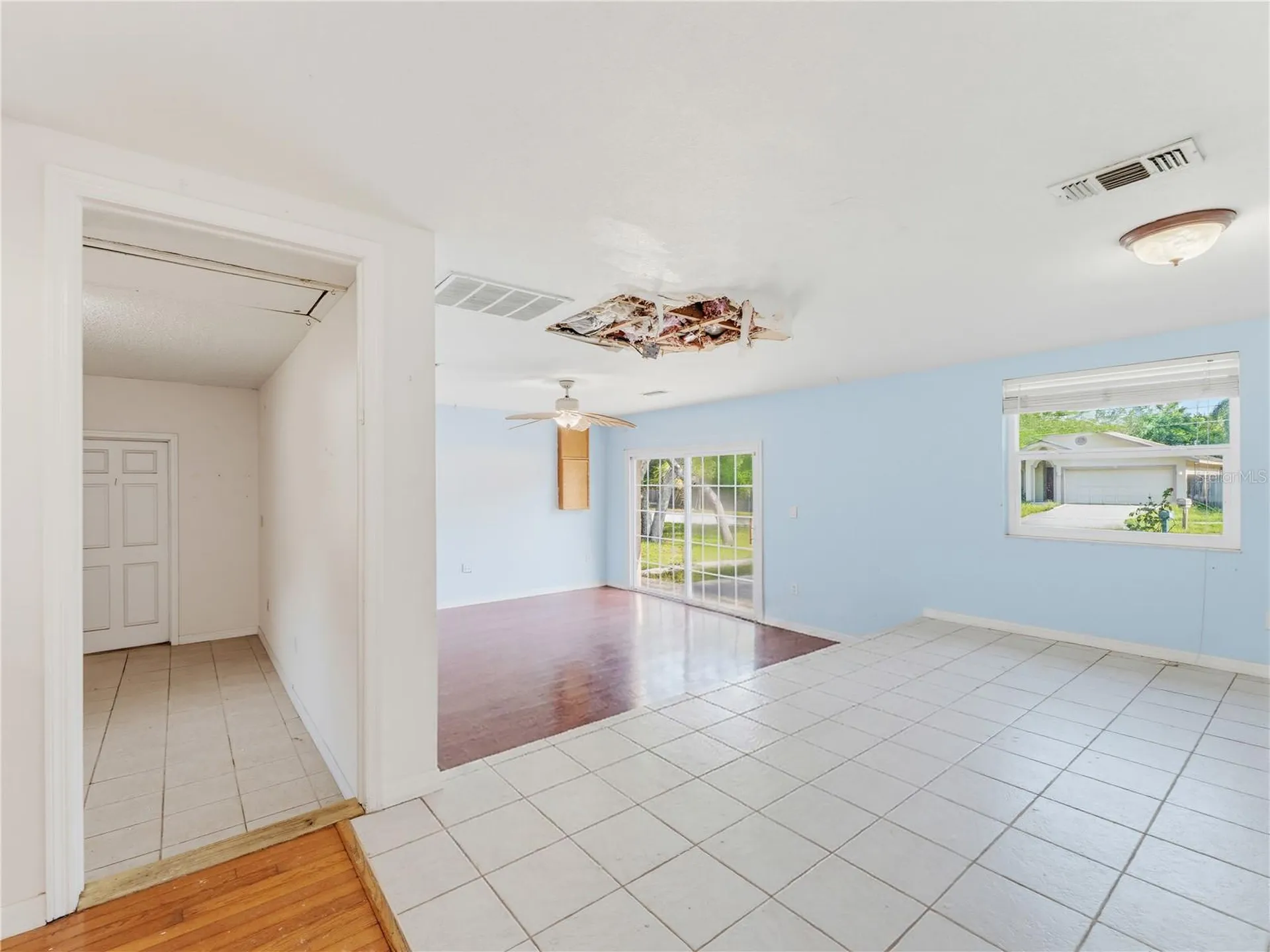 1116 E Oakwood Street Tarpon Springs FL 34689
