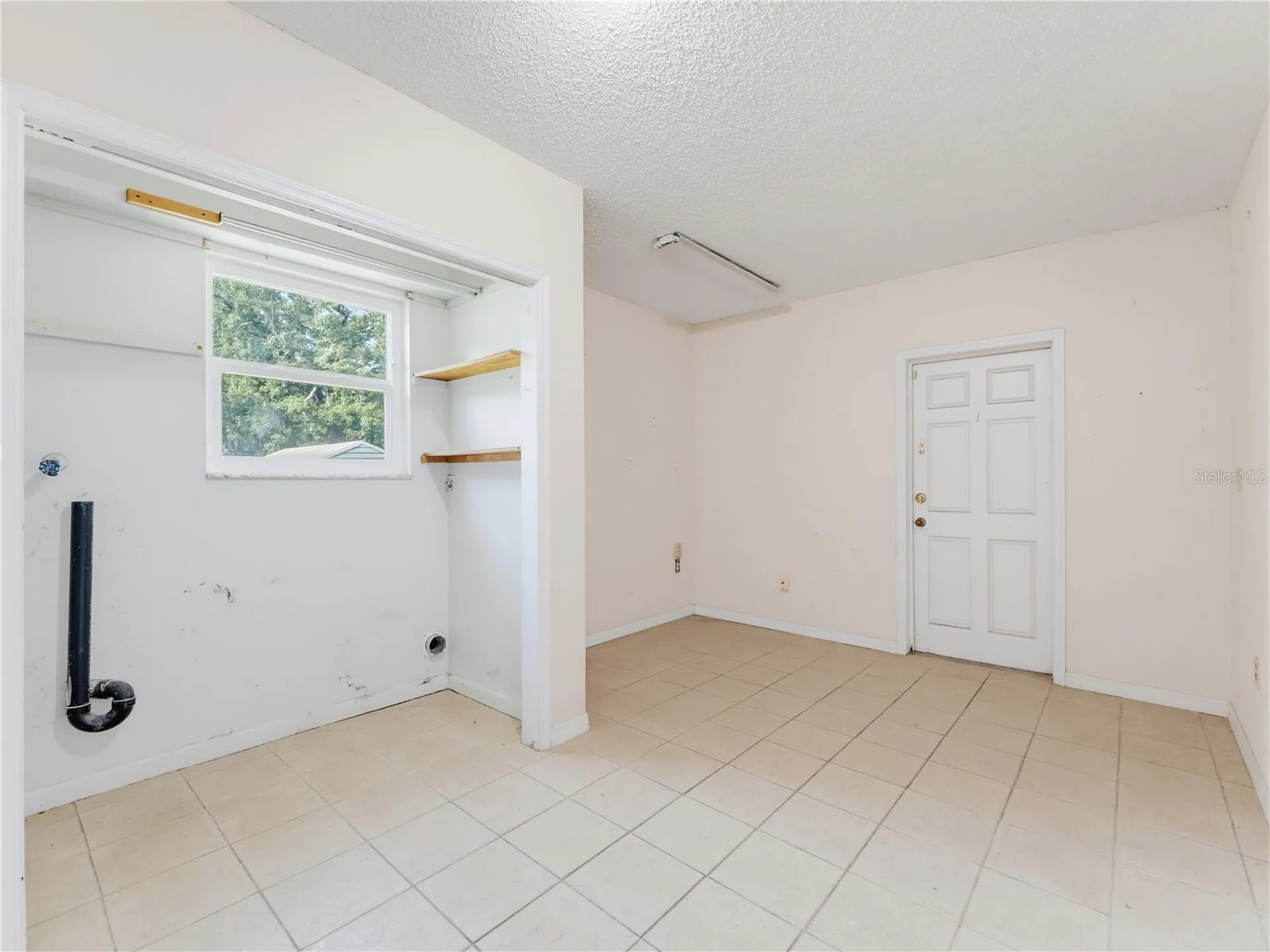 1116 E Oakwood Street Tarpon Springs FL 34689