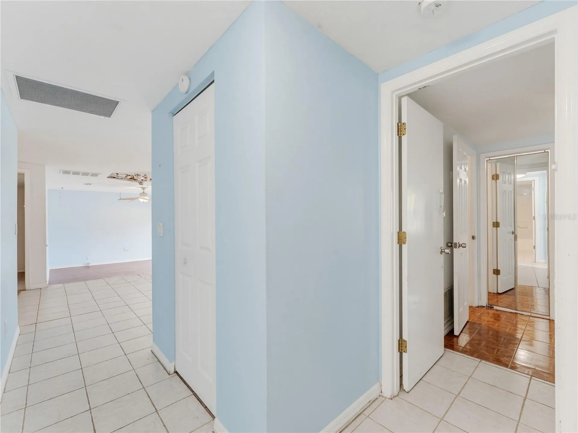 1116 E Oakwood Street Tarpon Springs FL 34689