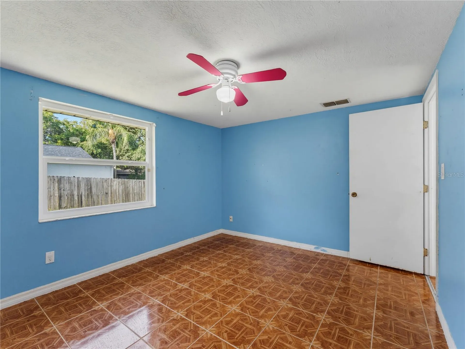 1116 E Oakwood Street Tarpon Springs FL 34689