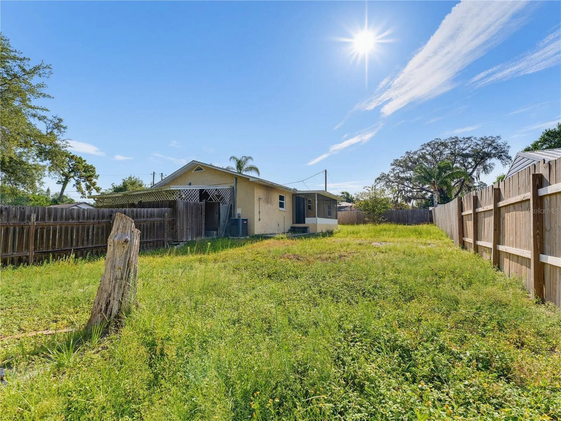 1116 E Oakwood Street Tarpon Springs FL 34689