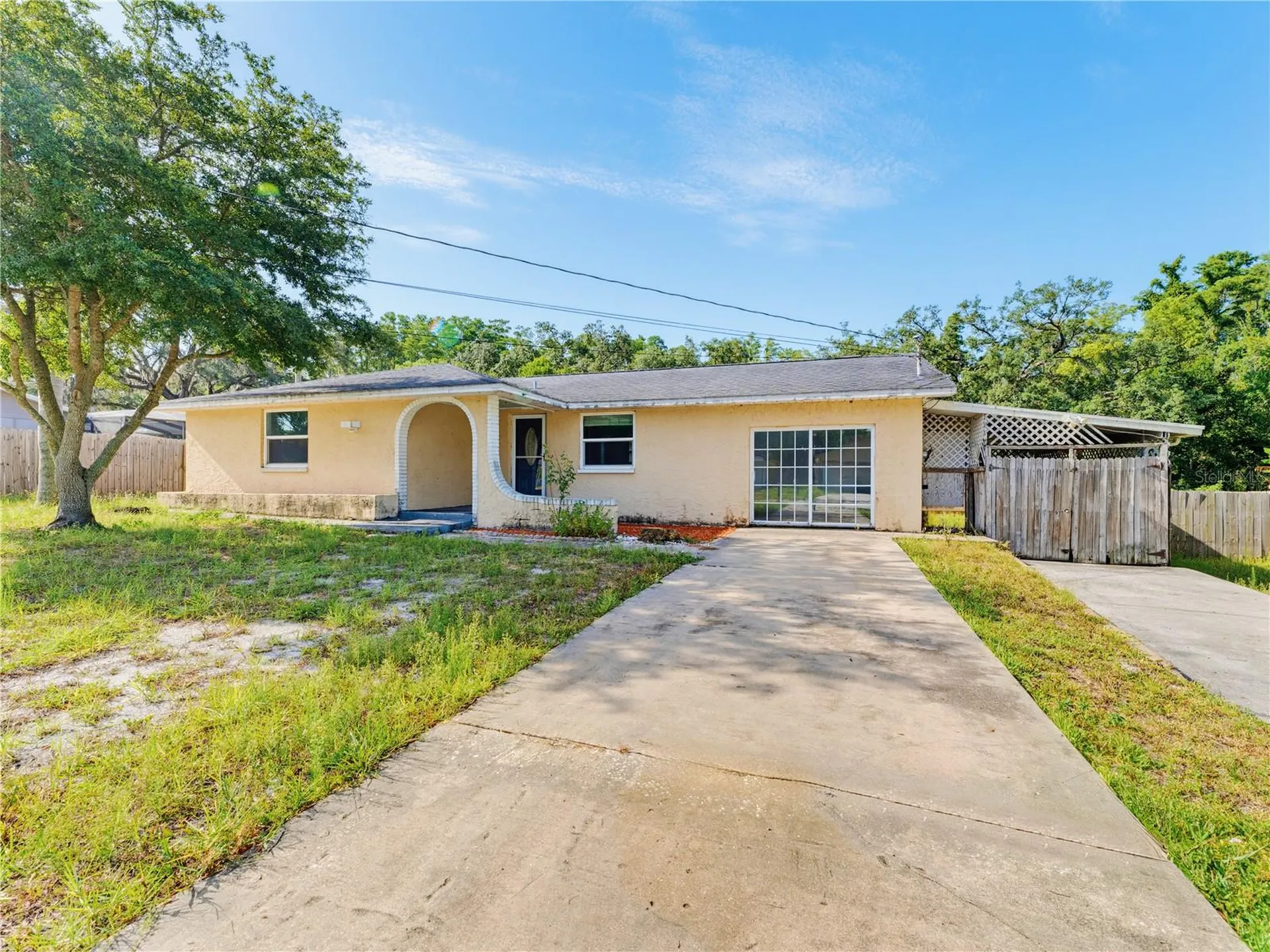1116 E Oakwood Street Tarpon Springs FL 34689