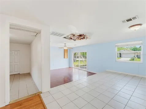 1116 E Oakwood Street Tarpon Springs FL 34689