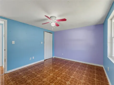 1116 E Oakwood Street Tarpon Springs FL 34689