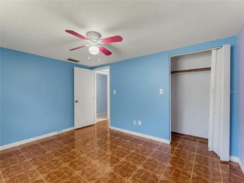 1116 E Oakwood Street Tarpon Springs FL 34689