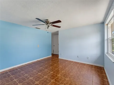 1116 E Oakwood Street Tarpon Springs FL 34689