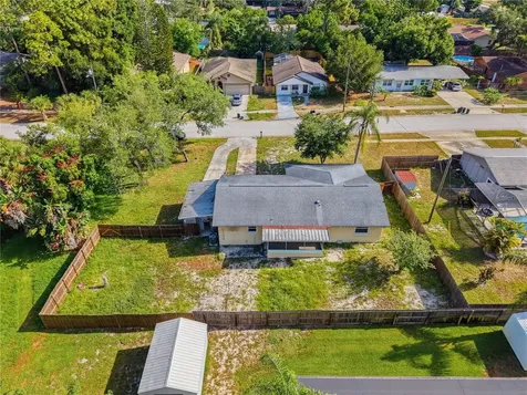 1116 E Oakwood Street Tarpon Springs FL 34689