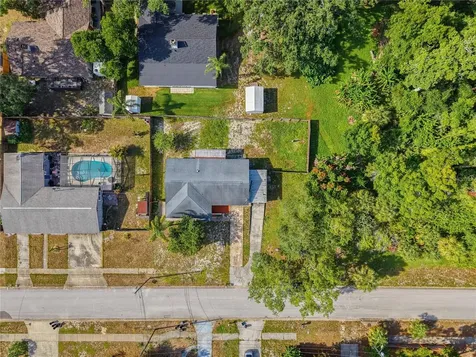 1116 E Oakwood Street Tarpon Springs FL 34689