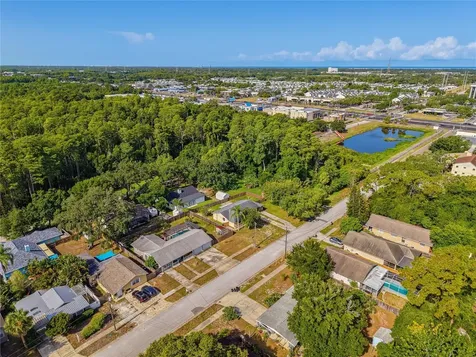 1116 E Oakwood Street Tarpon Springs FL 34689