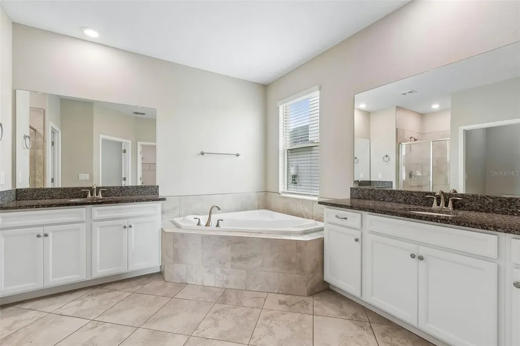 25057 Lambrusco Loop Lutz FL 33559