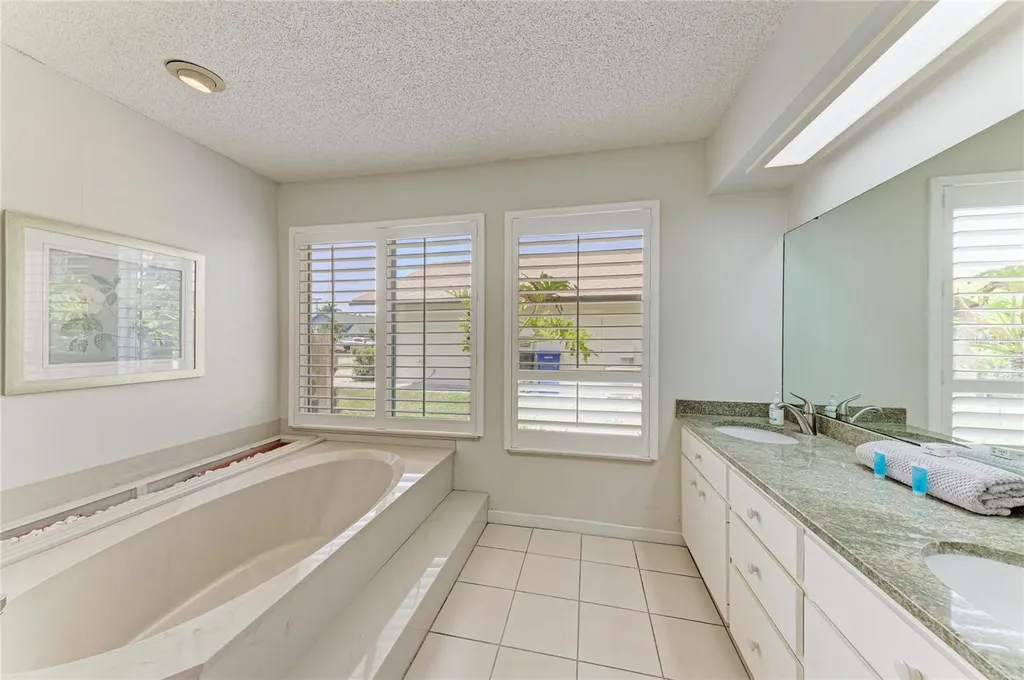 1003 83rd Street NW Bradenton FL 34209