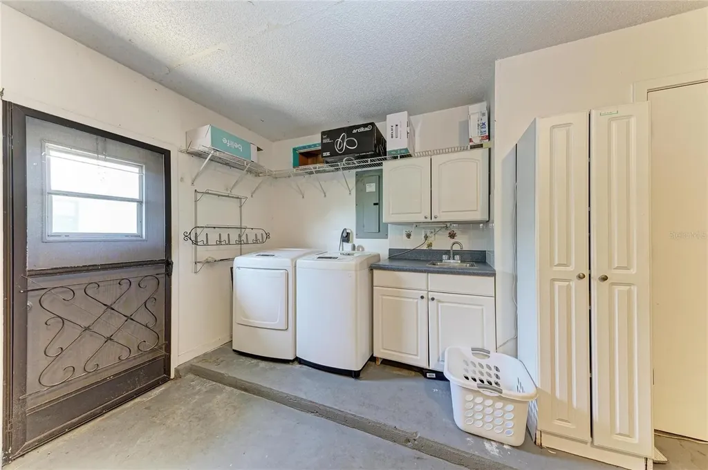 1003 83rd Street NW Bradenton FL 34209