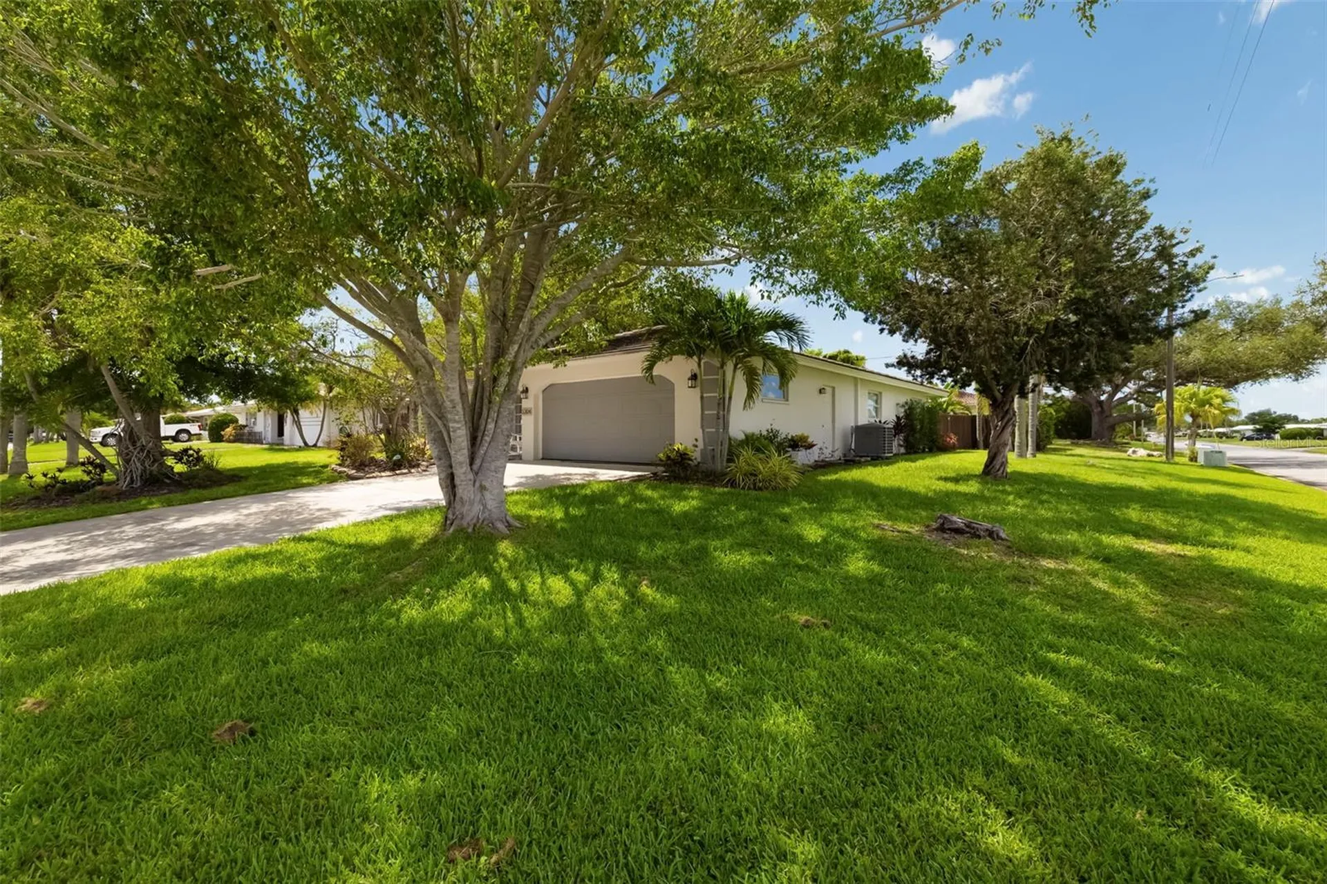 3304 Spring Mill Circle Sarasota FL 34239