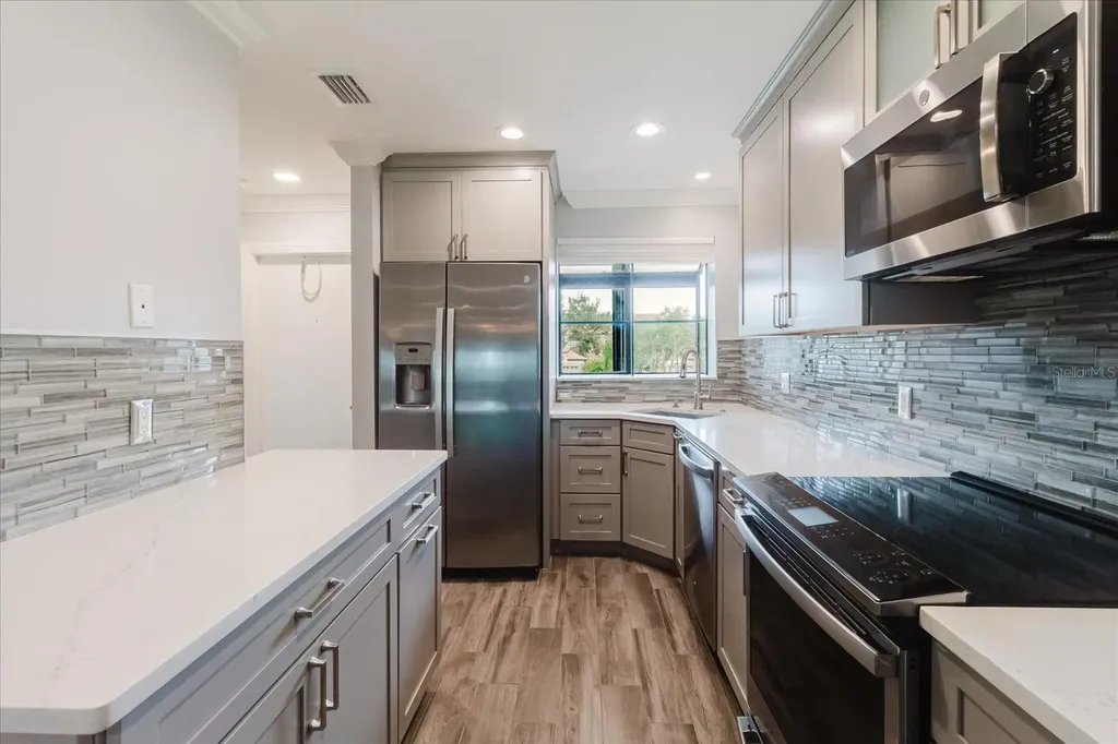 2073 Skimmer Court W Clearwater FL 33762