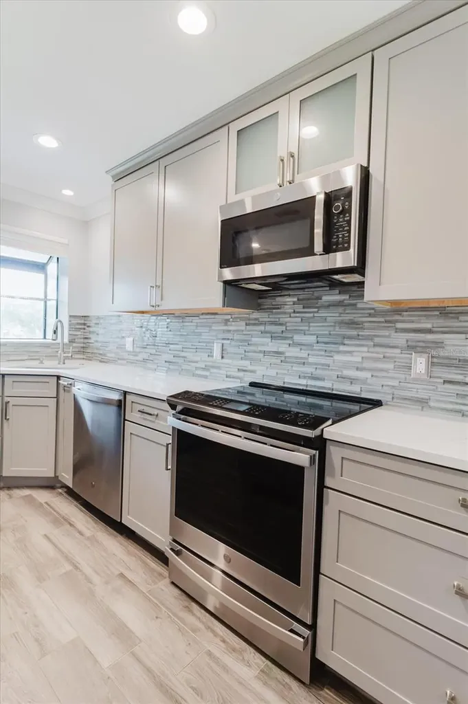 2073 Skimmer Court W Clearwater FL 33762