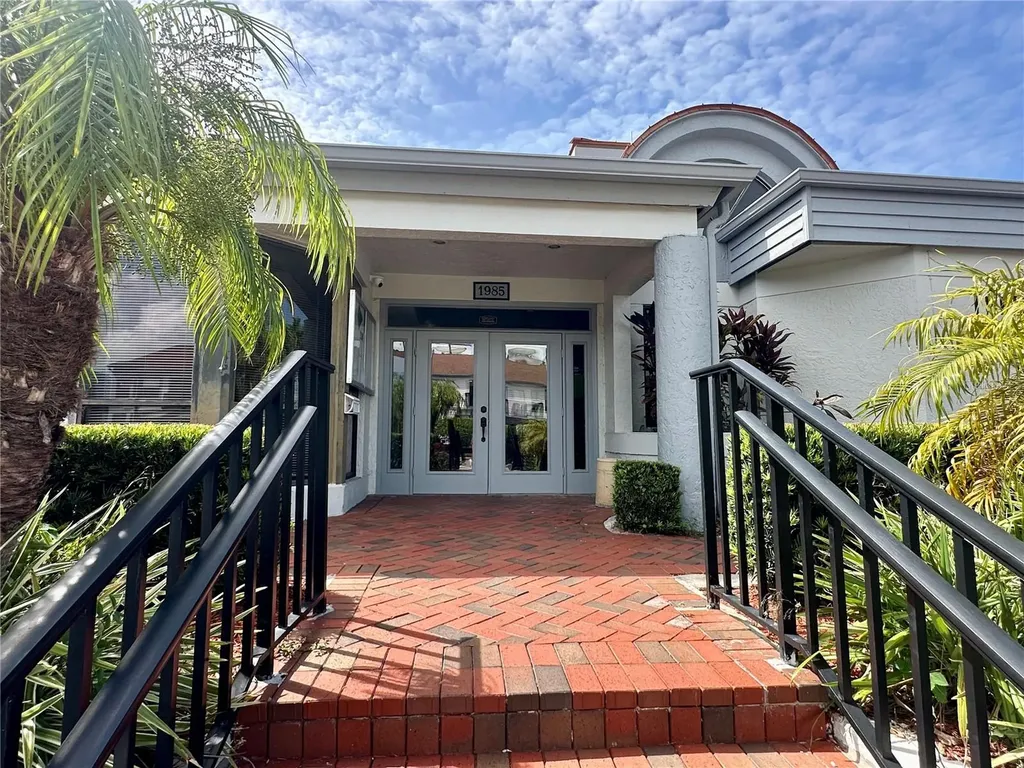 2073 Skimmer Court W Clearwater FL 33762
