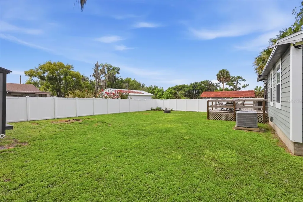 47 Davis Avenue Umatilla FL 32784