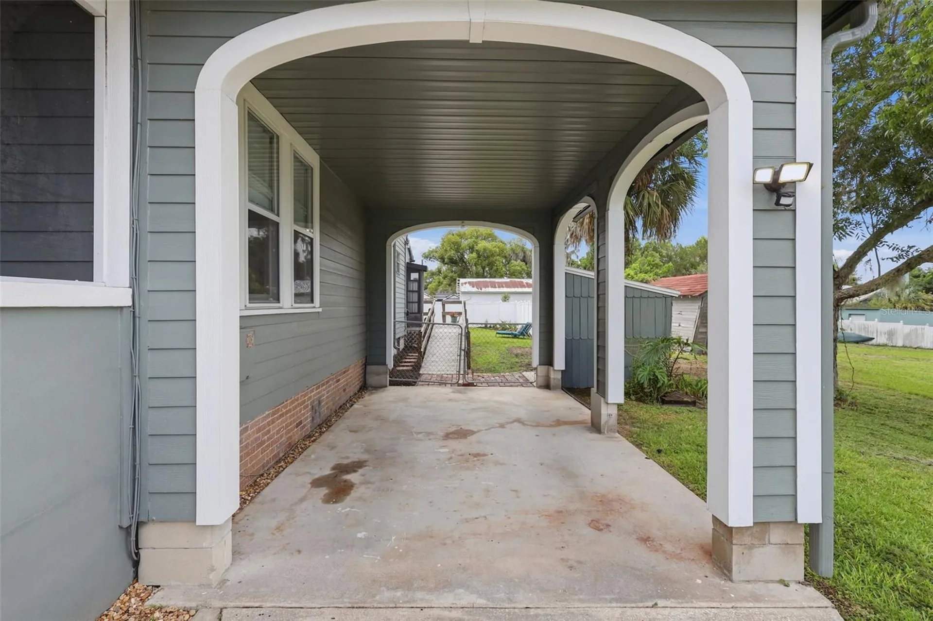 47 Davis Avenue Umatilla FL 32784