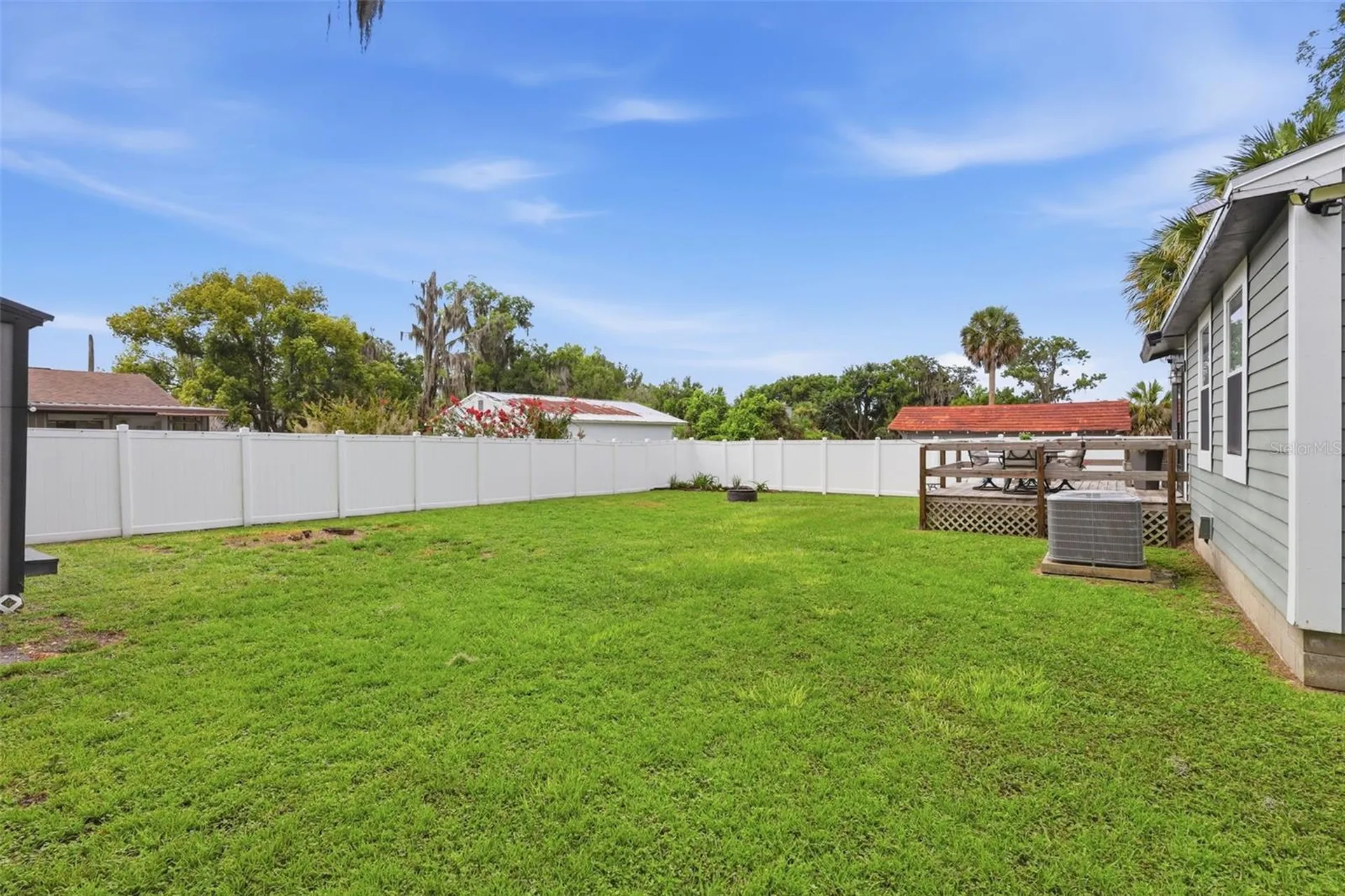 47 Davis Avenue Umatilla FL 32784